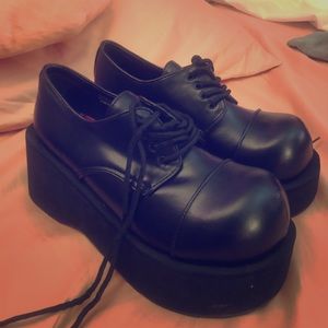 Vintage rare Lace up Demonia Size 9 Women Platform